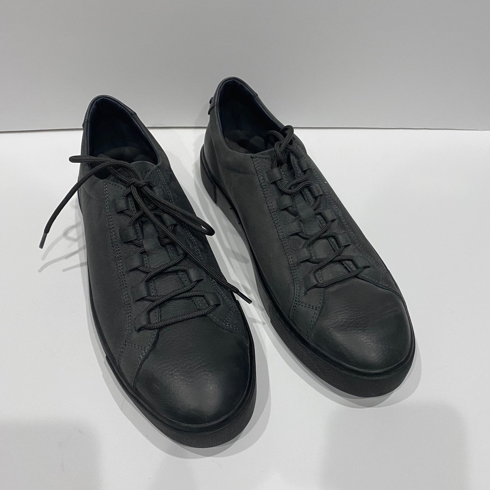 Tod’s leather low top sneakers